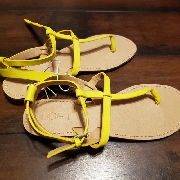 NWT Yellow Loft Thong Sandals - Picture 3 of 3